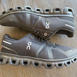 ON Men's Black Athletic Shoes